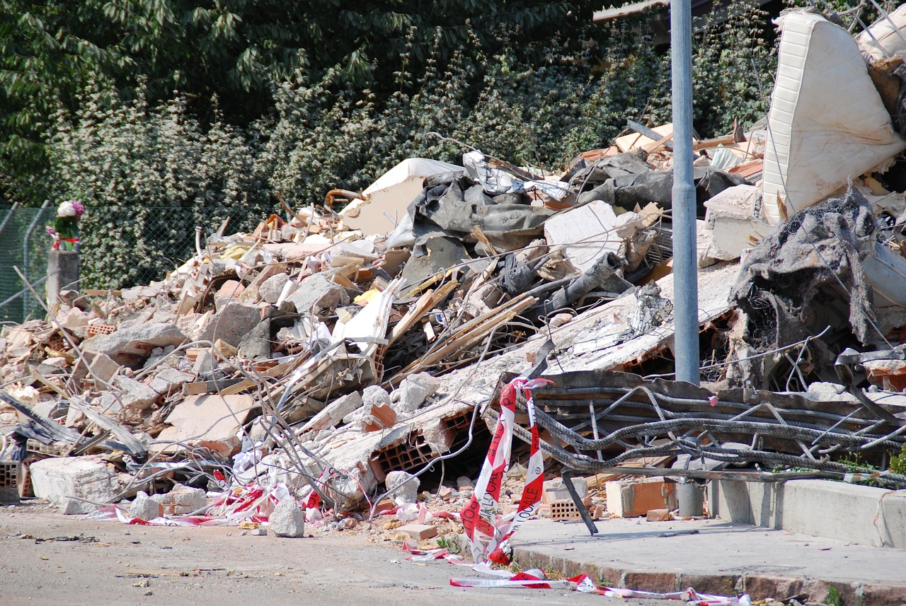 河南地震引发深夜震动，山东网友被惊醒——灾难中的跨地域共鸣
