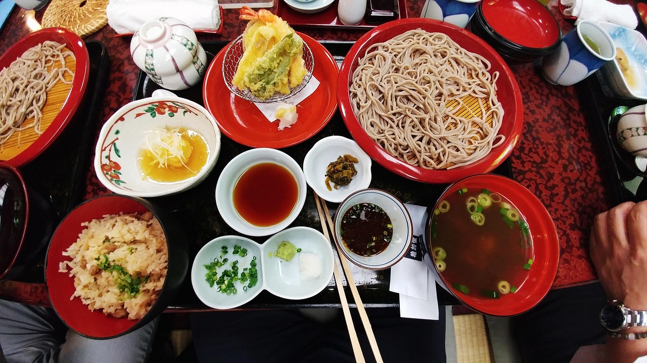 探索全球美食文化，英文小报图片模板下载指南