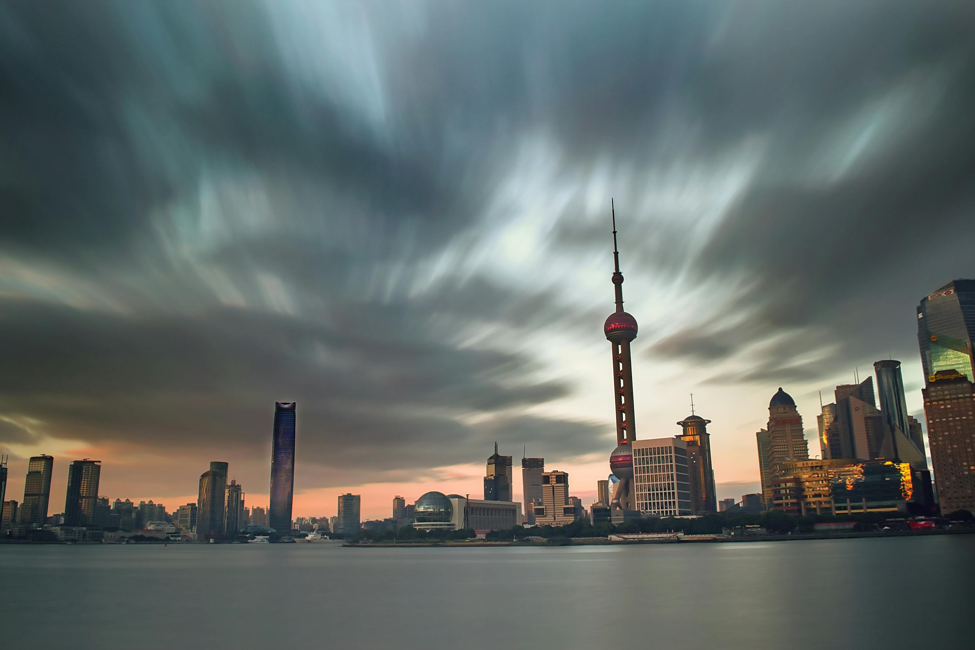上海疫情警报，快速上升的数字背后的故事