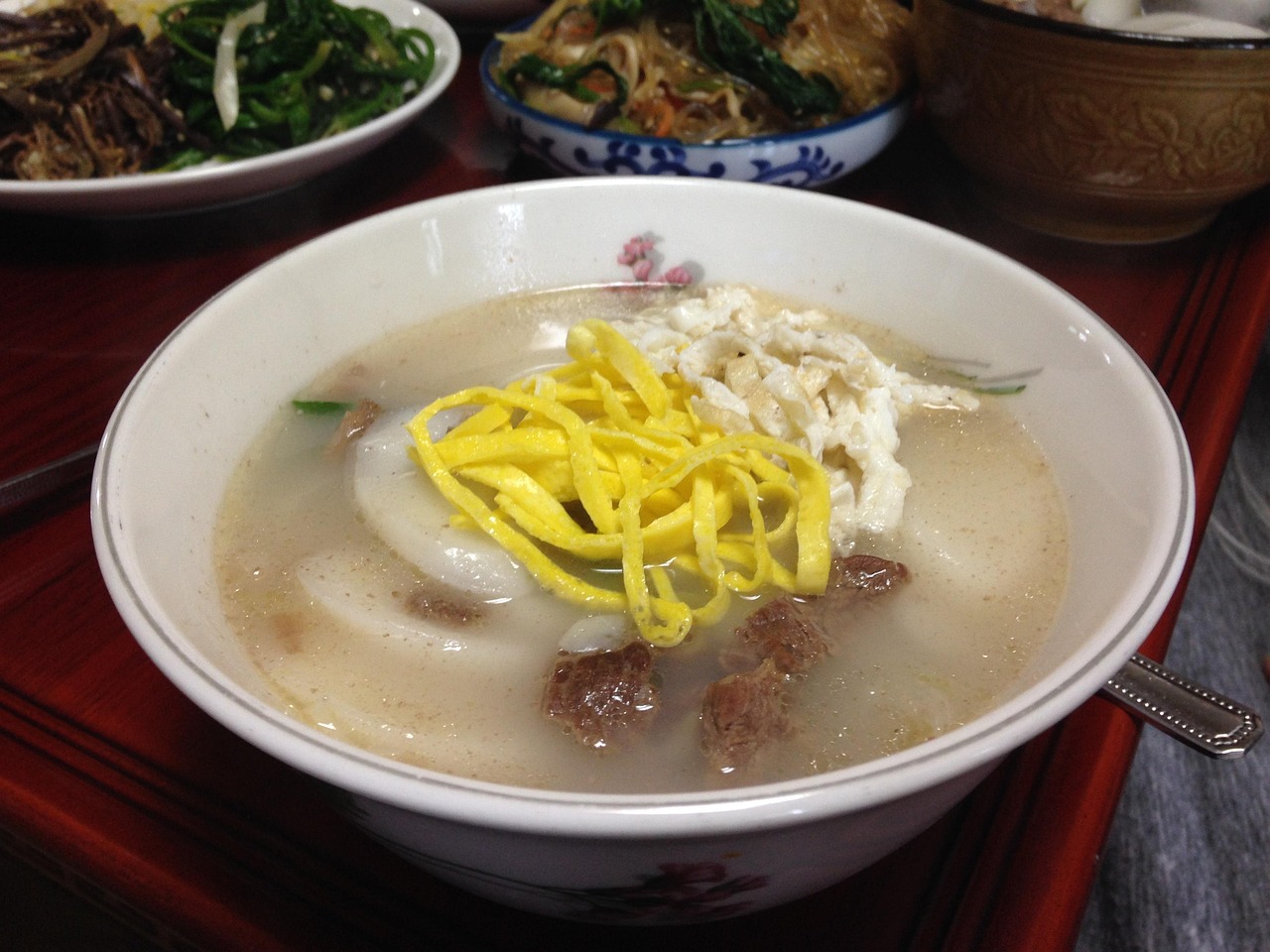 春节美食盛宴—传统与创新的完美融合，春节美食画报模板